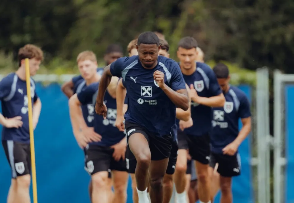 Alaba lidera el entrenamiento de su selección. Foto: Equipo de Austria.