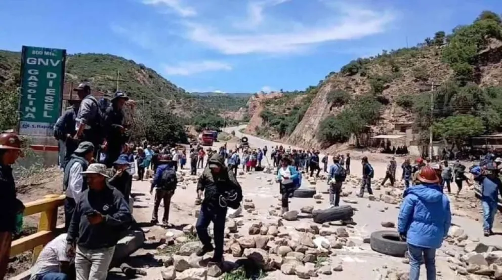 Bloqueo en el puerte Parotani, Cochabamba. Foto: RKC/Facebook