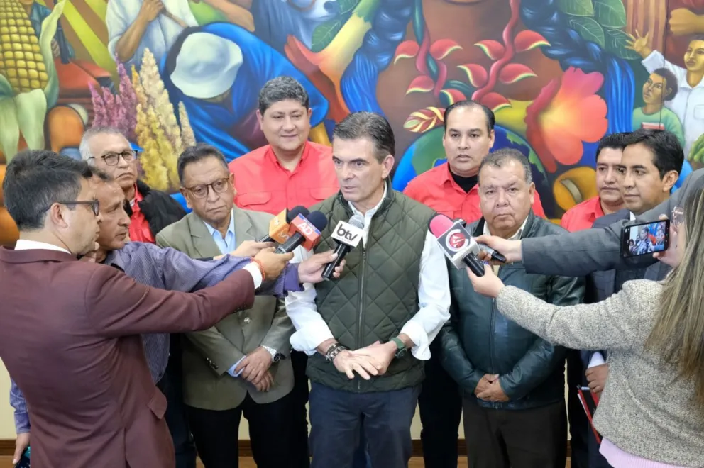 El presidente Rodrigo Paz con dirigentes de la COD de Santa Cruz. Foto: Oficina del Presidente 