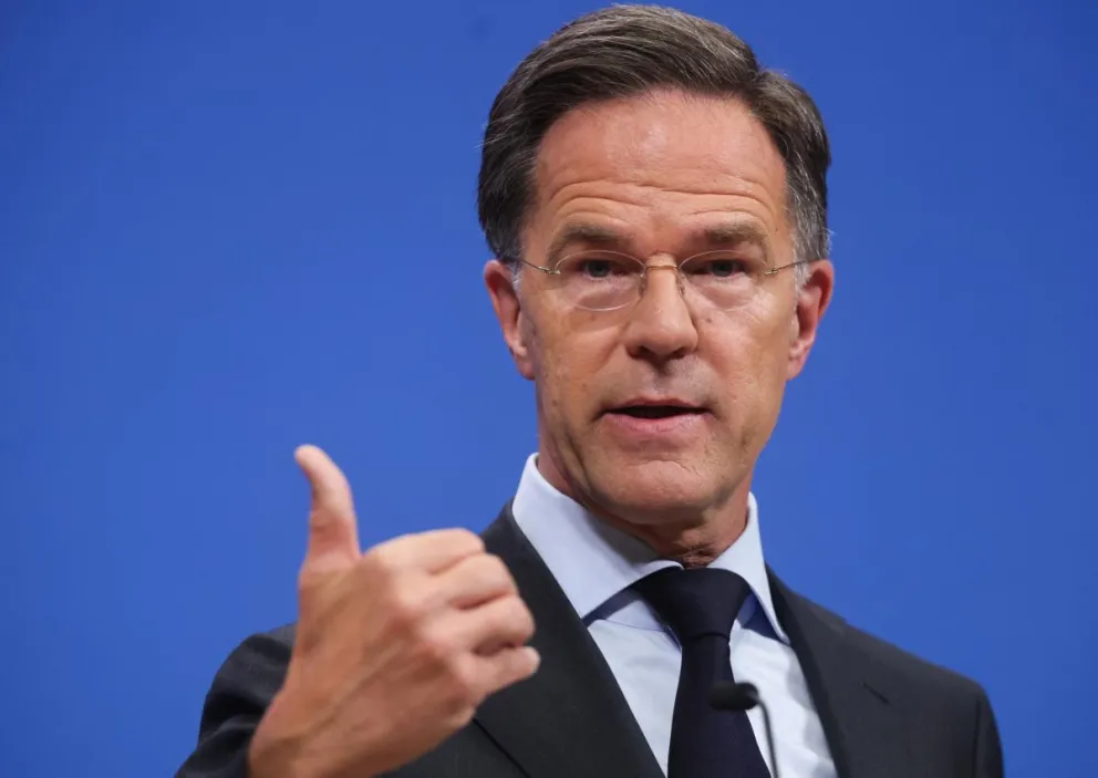 El secretario general de la OTAN, Mark Rutte, se dirige a una rueda de prensa previa a la reunión ministerial, antes de la reunión de los Ministros de Defensa de la OTAN en la sede de la Alianza en Bruselas, Bélgica. Foto: EFE 