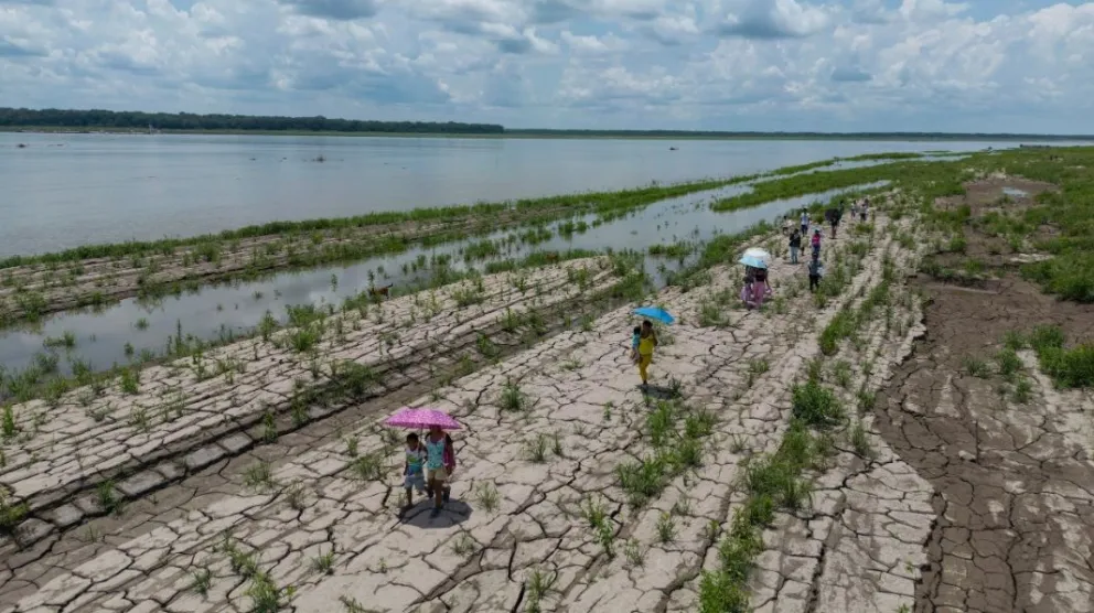 Una sección del río Amazonas, en Santa Sofía, en las afueras de Leticia, Colombia, el 20 de octubre del 2024. Foto: AP/Iván Valencia