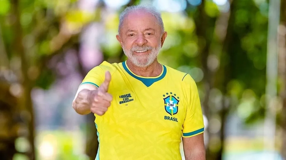 El presidente de Brasil sigue de cerca a su seleccionado. Foto: DGE