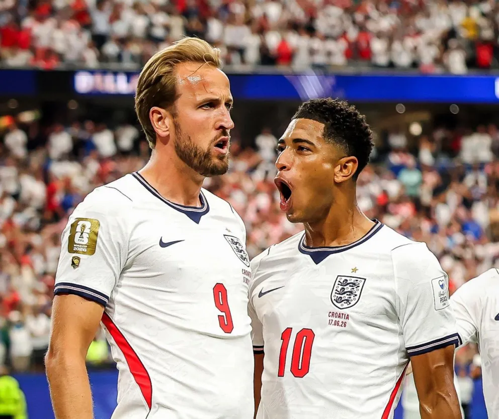 Harry Kane y Jude Bellingham celebran el triunfo de los ingleses. Foto: BR