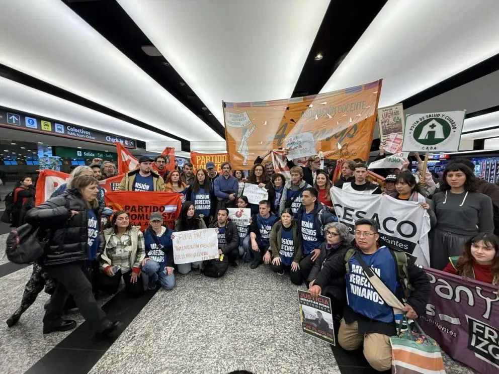 Los integrantes de la "misión argentina" tras retornar a su país. Foto: Frente de Izquierda Unidad