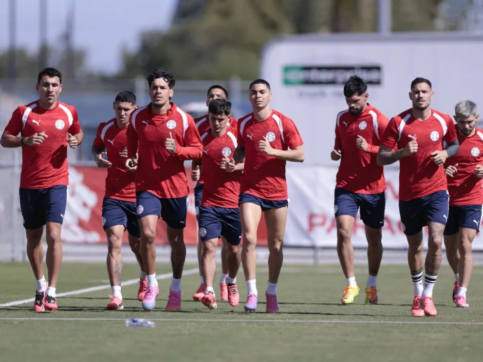 Entrenamiento del cuadro paraguayo. Foto: EFE.