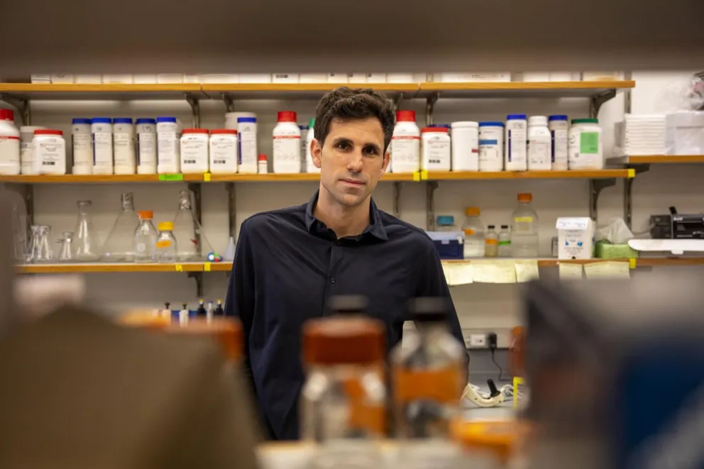 El biotecnólogo español César de la Fuente. Foto: EFE 