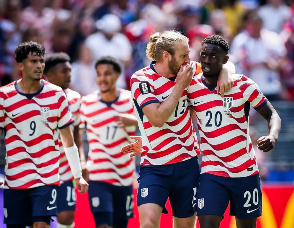 La celebración de los norteamericanos que ganaron en casa. Foto: BR