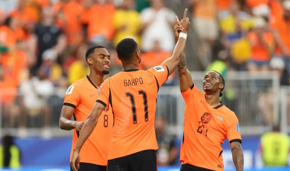 Los jugadores de Países Bajos celebran la victoria sobre Suecia. Foto: EFE