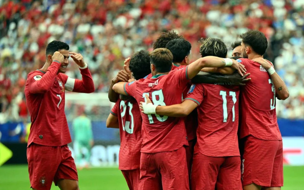 Los lusos celebran uno de sus tantos frente a Uzbekistán. Foto: EFE.
