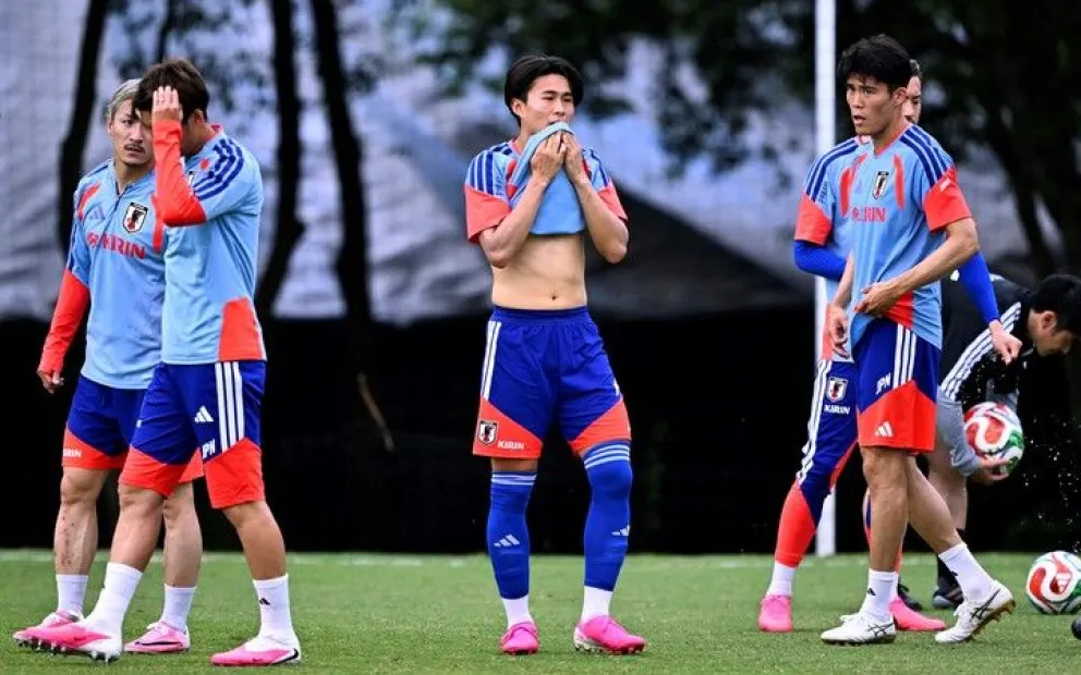 El entrenamiento de los nipones para la última fecha de su grupo. Foto: Olé