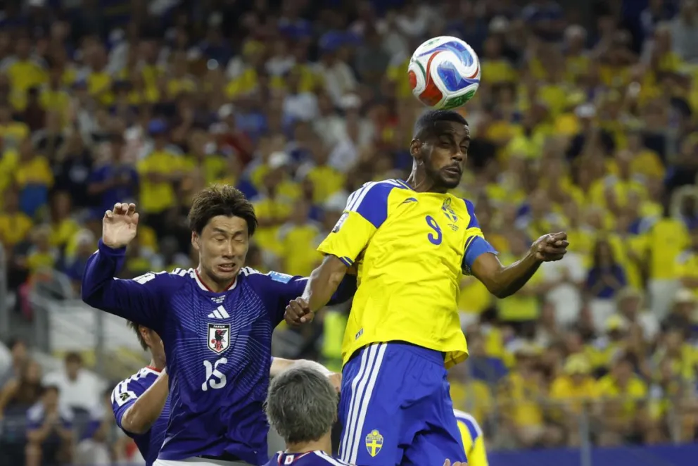 Incidencia entre Japón (de azul) y Suecia. Foto: EFE.