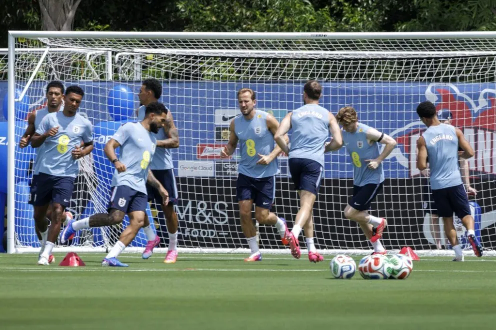 Jugadores de la Inglaterra en uno de sus últimos entrenamientos previo al choque con Panamá. Foto: EFE