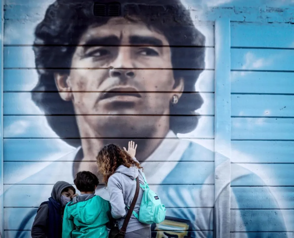 Mural de Diego Armando Maradona, en Buenos Aires. Foto: EFE.
