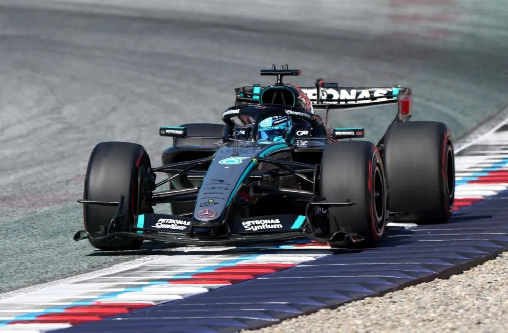 El inglés George Russell (Mercedes), en la vuelta de clasificación. Foto: EFE.
