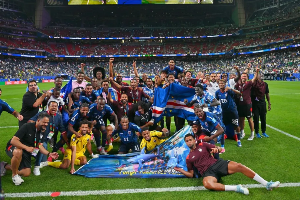 Celebración caboverdiana tras superar la fase de grupos. Foto: EFE.