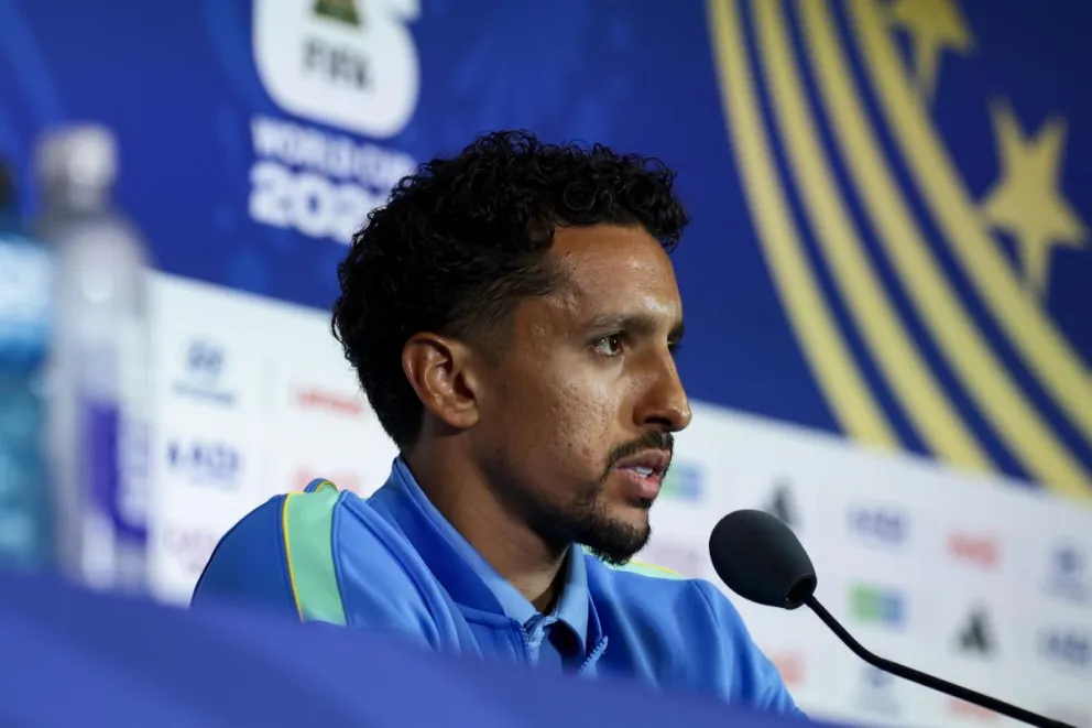 Marquinhos habla en la conferencia de prensa. Foto: EFE.