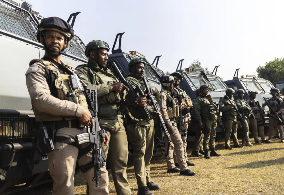 Miembros de seguridad privada de Sudáfrica, el pasado 26 de junio en formación durante un despliegue previo al paro nacional. Foto: EFE 