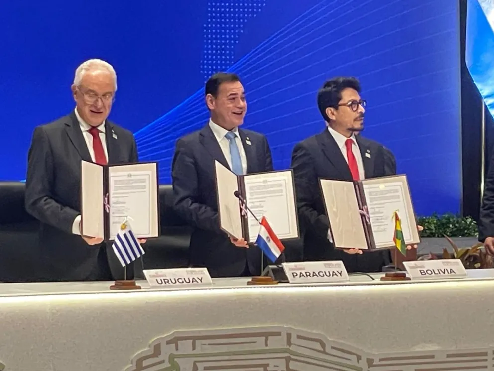 Los cancilleres firmaron un comunicado conjunto sobre Urupabol. Foto: Cancillería