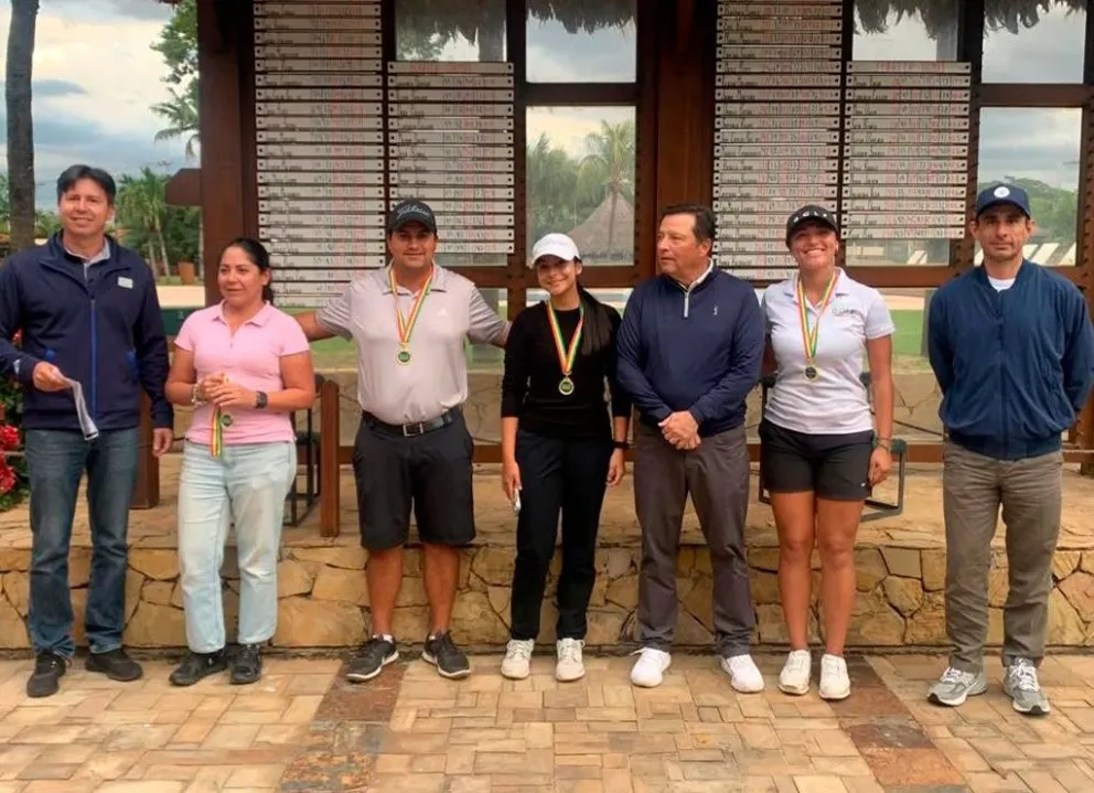 Los premiados del Segundo Clasificatorio de Santa Cruz. Foto: Federación Boliviana de Golf.