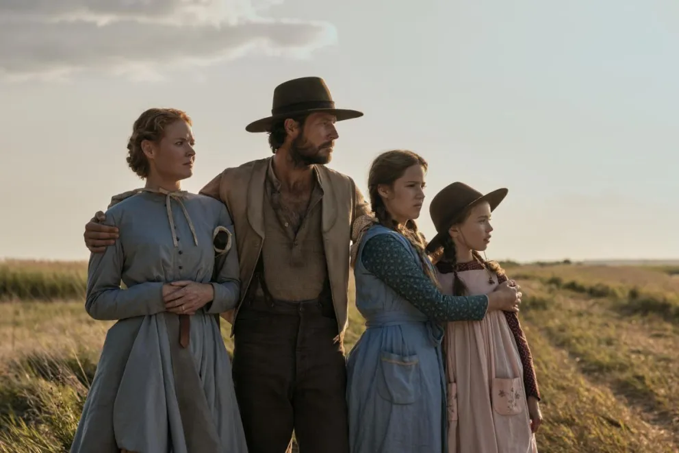 Nueva adaptación de las memorias de Laura Ingalls Wilder. Alice Halsey (R) encarna a la joven Laura en este relato épico de supervivencia y drama familiar que narra los orígenes del Oeste americano a través de la vida de los Ingalls. Foto: EFE 