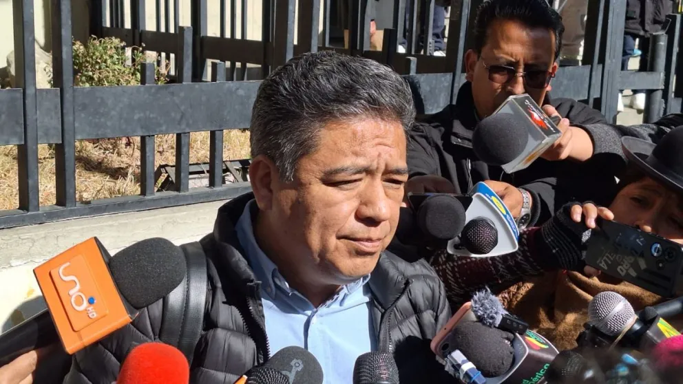 El vocero presidente José Luis Gálvez en declaraciones a la prensa. Foto: Visión 360