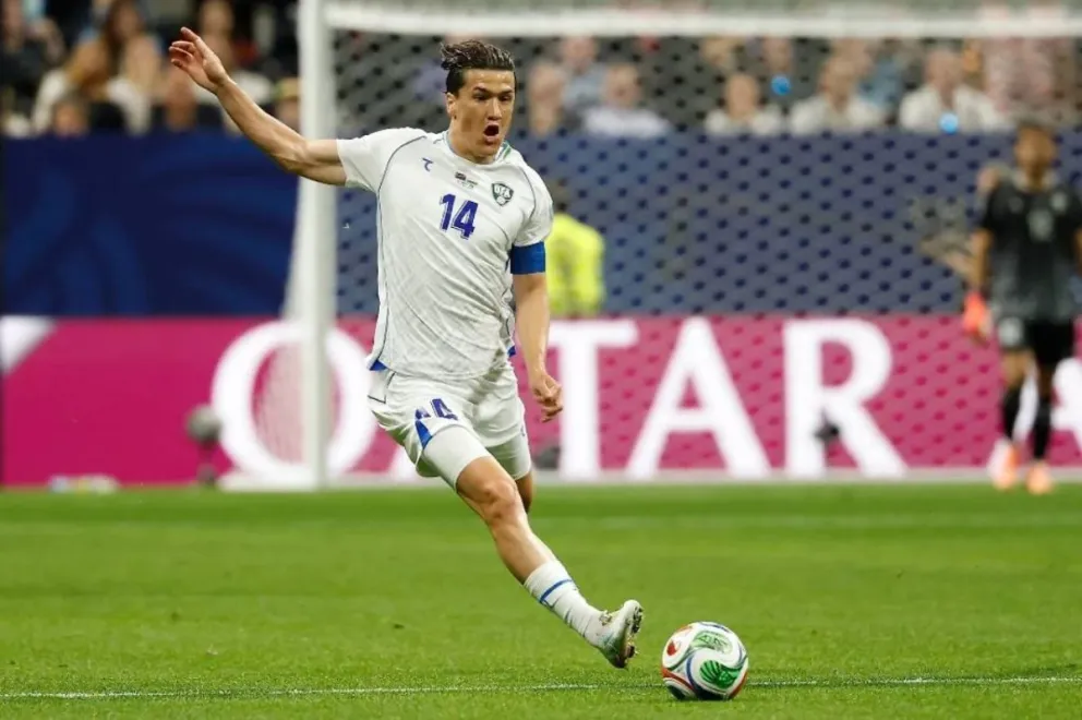 El uzbeko Eldor Shomurodov, durante uno de los partidos del Mundial. Foto: Internet.