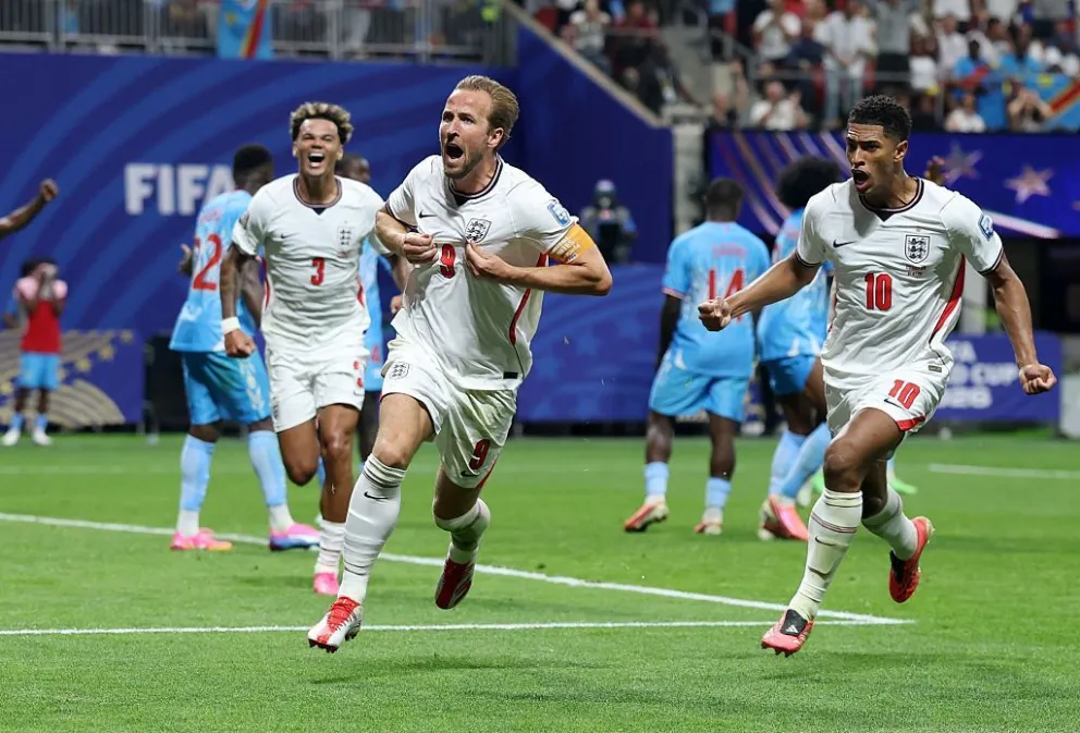 Harry Kane inicia el festejo después de anotar el tanto de la victoria de Inglaterra sobre RD Congo. Foto: FIFA
