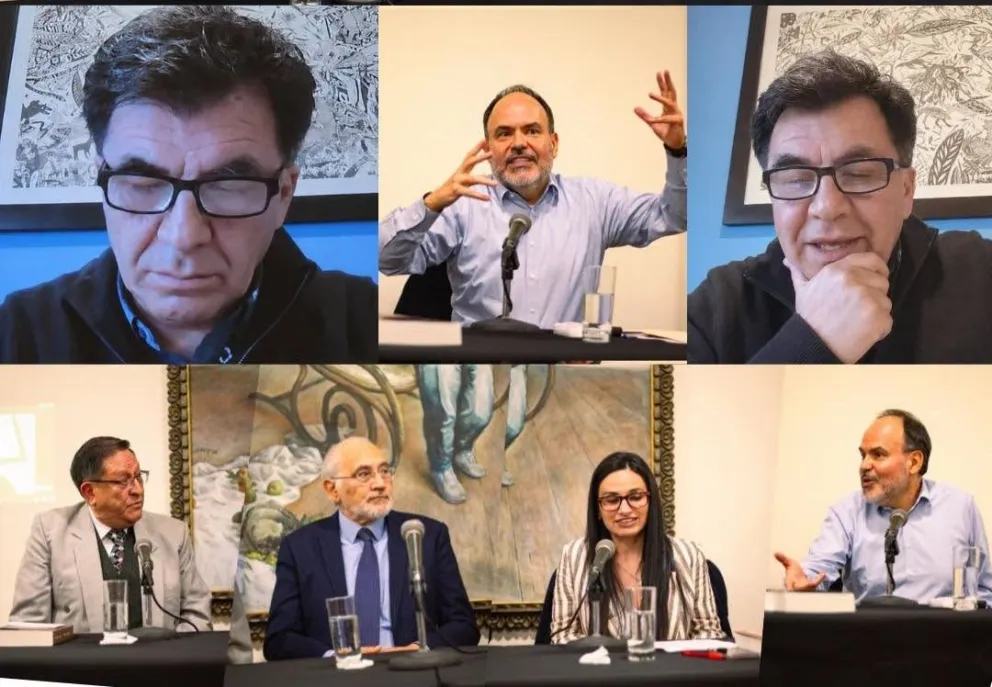 La presentación del libro de Rafael Archondo y Gonzalo Mendietas tuvo como comentadores al expresidente Carlos Mesa, Luis Fernando Sánchez y Ana Lucía Velasco. Foto: Plural Editores