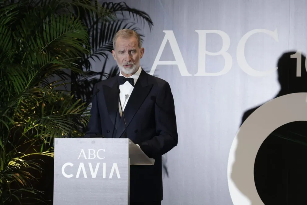 El rey Felipe VI durante la gala de los premios ABC de Periodismo celebrada este jueves en Madrid. Foto: EFE