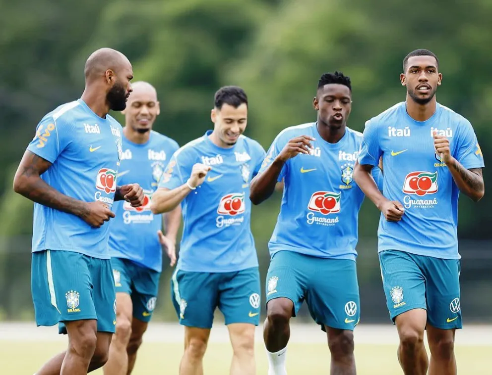 El cierre de entrenamientos de los brasileños para el juego de esta tarde. Foto: CBF