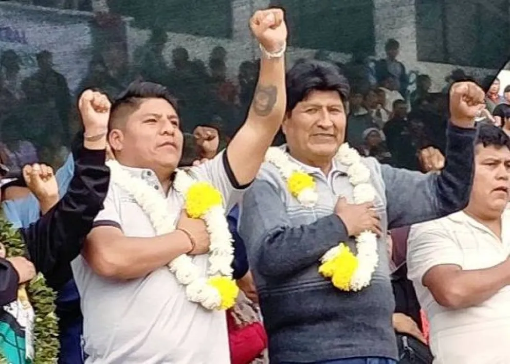 Leonardo Loza y Evo Morales en un acto reciente en el Trópico de Cochabamba. Foto: RKC