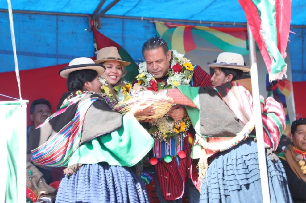 El gobernador de La Paz, Luis Revilla, en el municipio paceño de Caquiaviri. Foto: GADLP