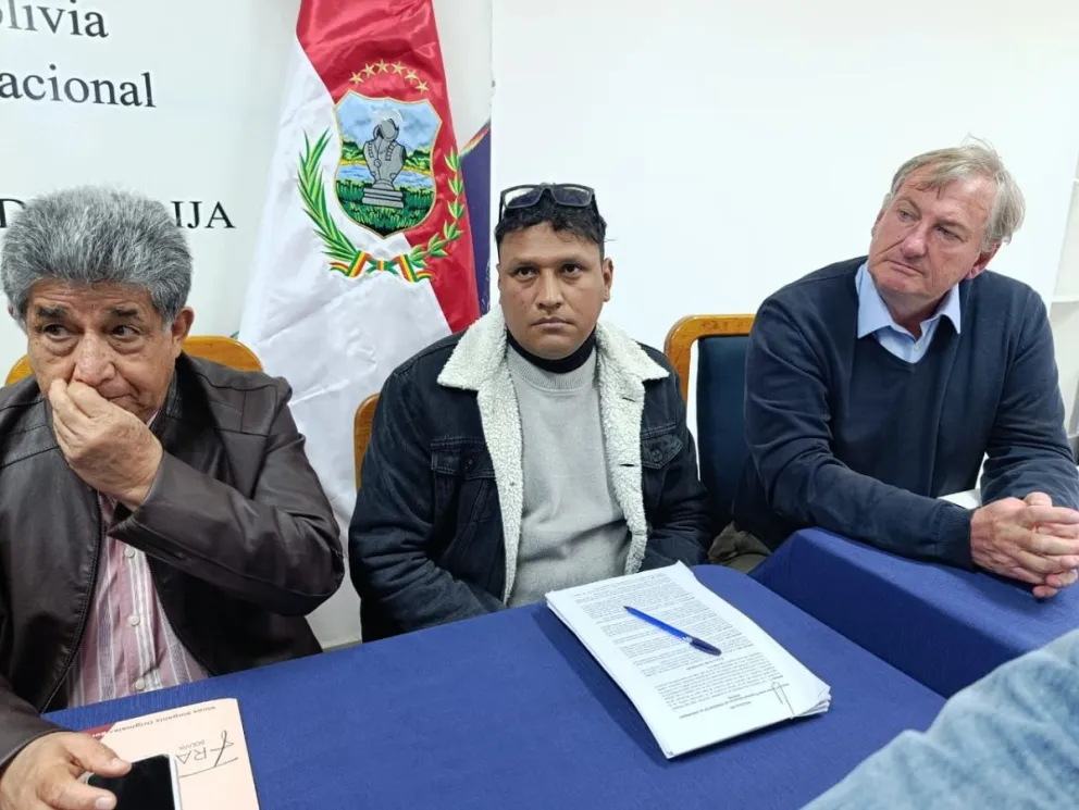 El asambleísta de Tarija, Mario Reynoso, el abogado y el empresario François Corentin Thorez. Foto: La Voz de Tarija