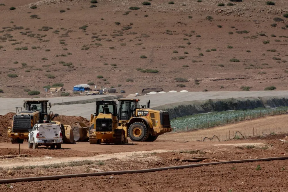 Israel construye una carretera, también en la aldea palestina de Atuf, que será para el uso exclusivo de los colonos de los asentamientos cercanos. Foto: EFE/