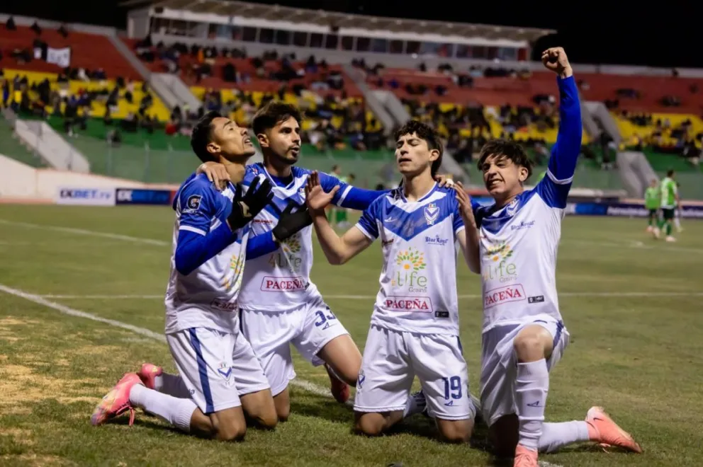 La celebración de los orureños luego del tercer gol.