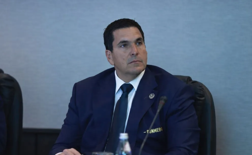 Robert Harrison, presidente de la Asociación Paraguaya de Fútbol (APF), en una reunión de Conmebol. Foto: APF