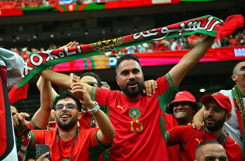Los aficionados de Marruecos celebran después del triunfo de su selección ante Canadá. Foto: EFE
