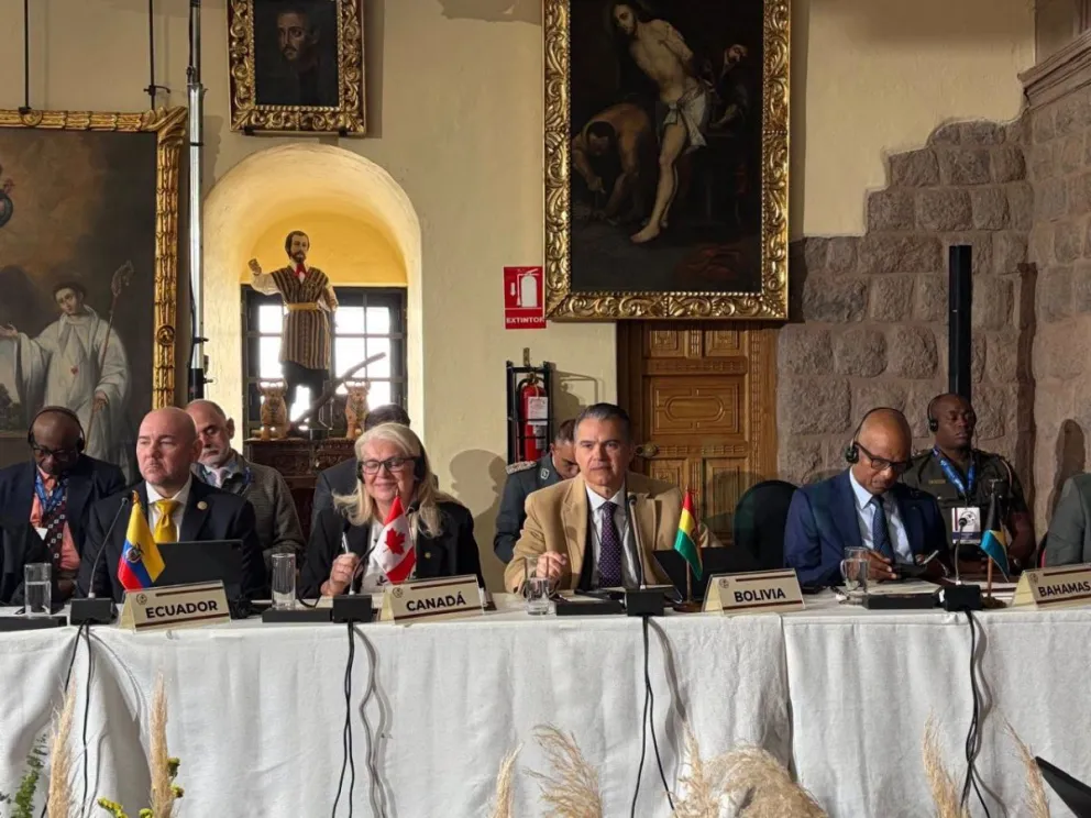 El ministro de Defensa, Ernesto Justiniano, en el encuentro internacional. Foto: Ministerio de Defensa