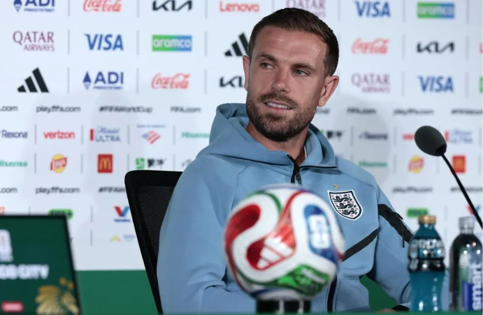 Fotografía del pasado 4 de julio del jugador inglés Jordan Henderson en una rueda de prensa en Ciudad de México. Crédito: EFE