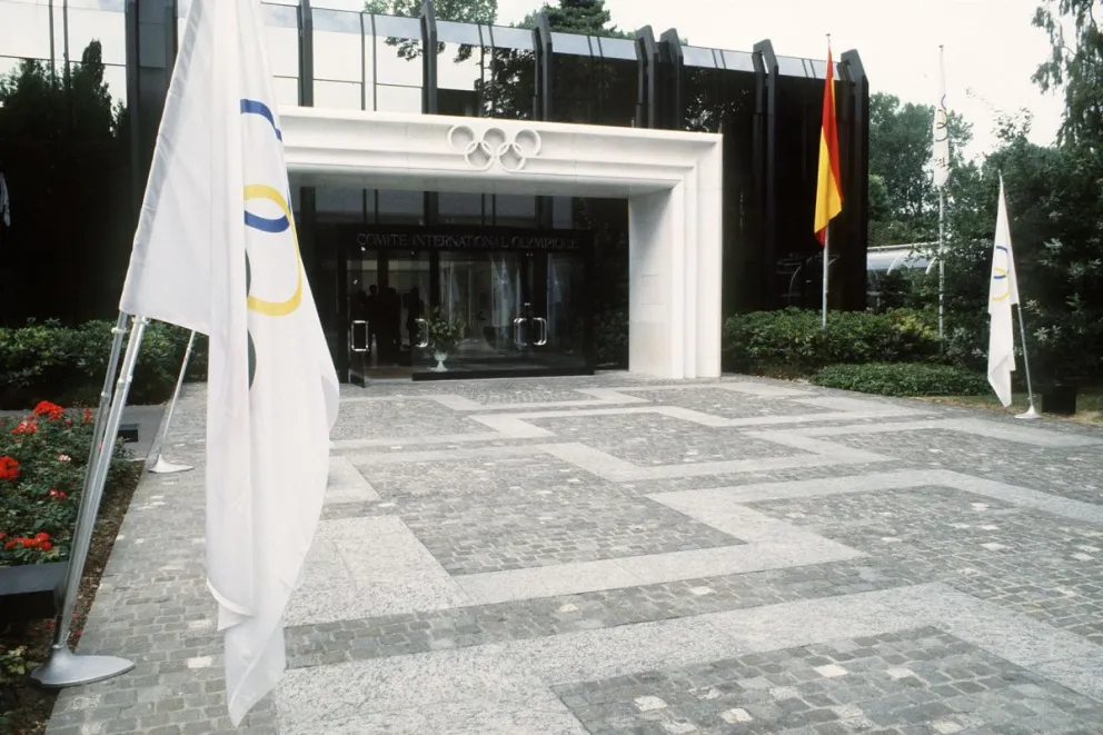 El frontis del Comité Olímpico Internacional en la ciudad suiza de Lausana. Foto: EFE.