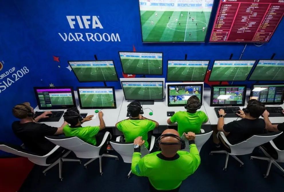 La sala VOR, donde se toman las decisiones en cada partido del Mundial. Foto: OC