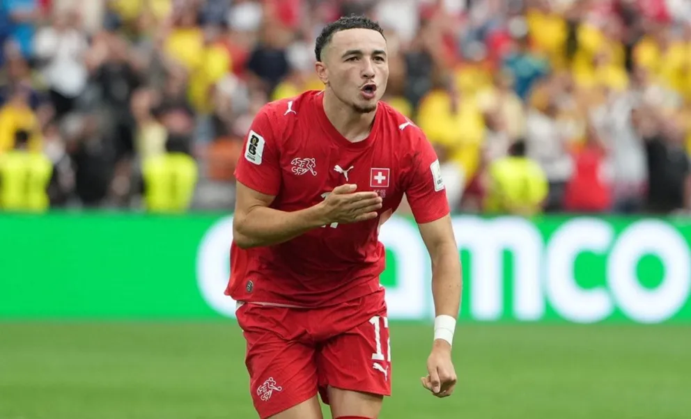Rubén Vargas celebra el triunfo de Suiza sobre Colombia en octavos de final. Foto: EFE