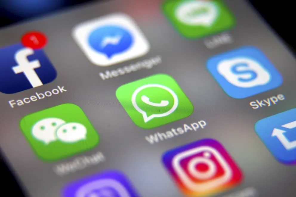 La Comisión Europea acusó este viernes a Instagram y Facebook de tener un "diseño adictivo" por características como su 'scroll' infinito. Foto: EFE 