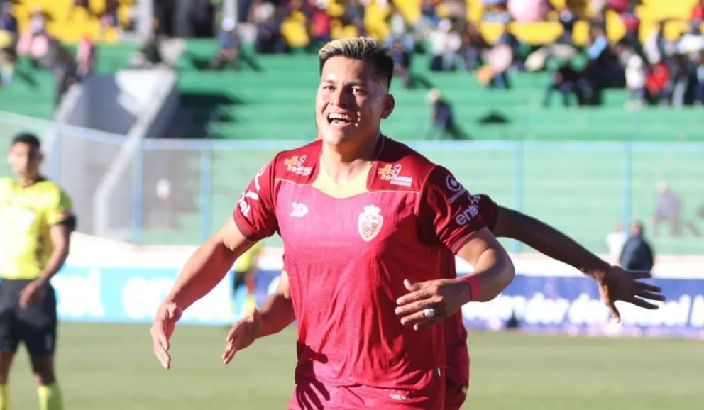 Yhonjairo Villegas festeja el tercer gol de Real Oruro ante GV San José. Foto: Agencia Marka Registrada