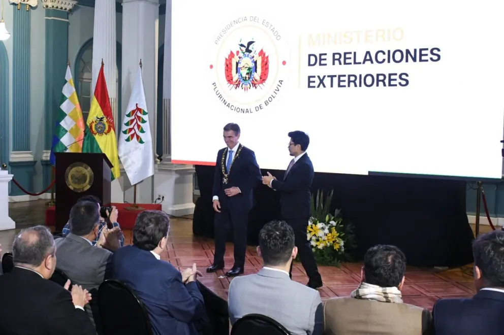 El presidente, Rodrigo Paz y el ministro de Relaciones Exteriores, Fernando Aramayo. Foto APG