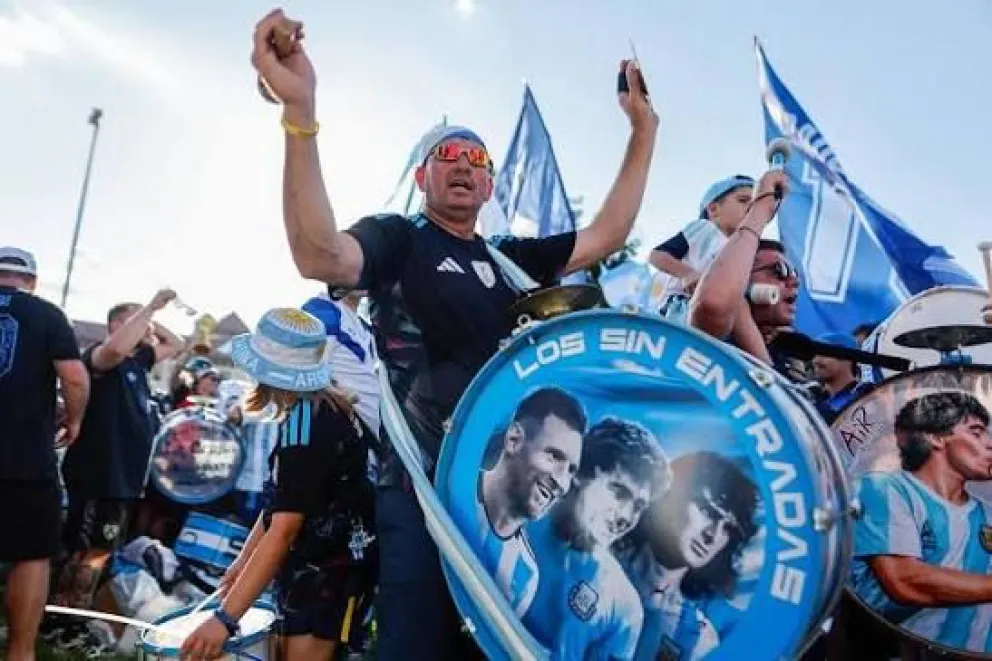 Hinchas argentinos que se encuentran en Atlanta, sede de la semifinal. Foto: EC