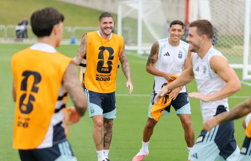 El buen ambiente reinante en el último entrenamiento de la selección argentina. Foto: AFA
