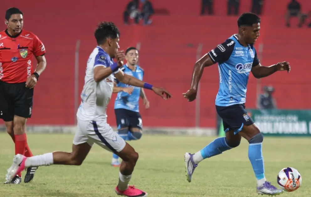 Incidencia del partido que Blooming y GV San José igualaron en el Tahuichi Aguilera de Santa Cruz. Foto: APG