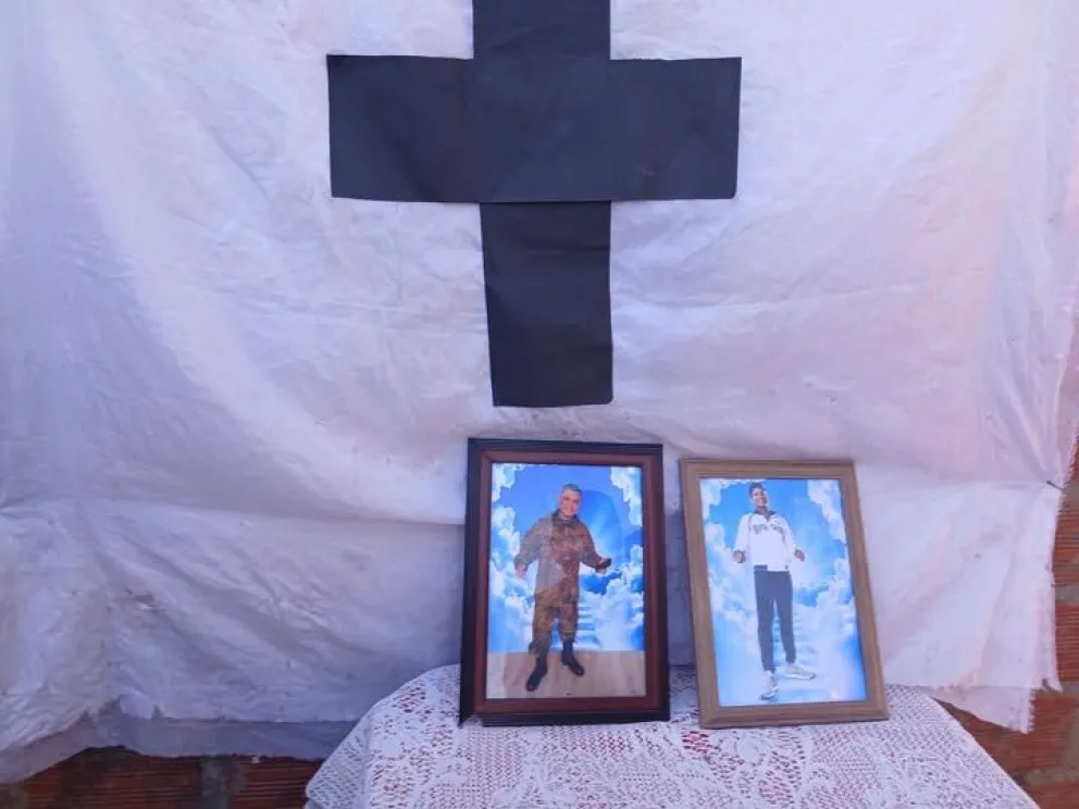 Velorio simbólico de los dos bolivianos que habrían perdido la vida en la guerra en Rusia. Foto: Gigavisión