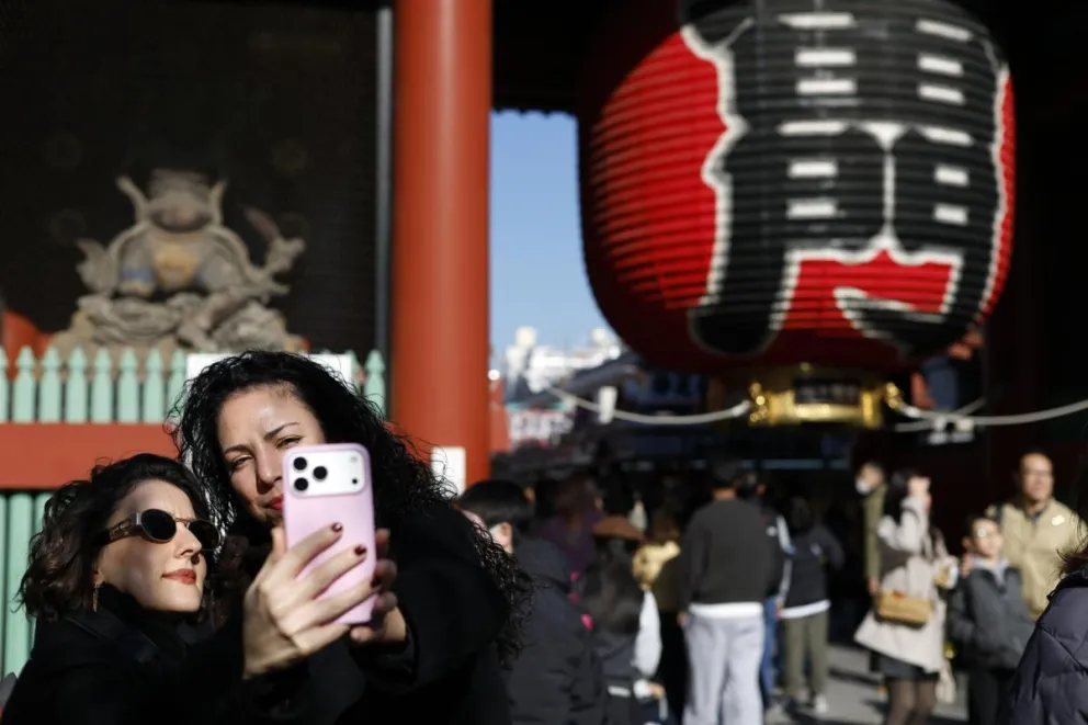 Turistas en un templo de Tokio. Foto: EFE 